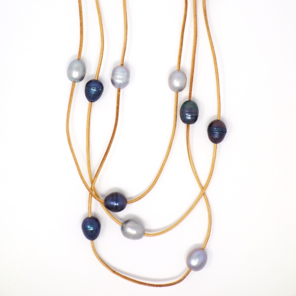 Leather and Pearl Necklace - Picture 3 of 4